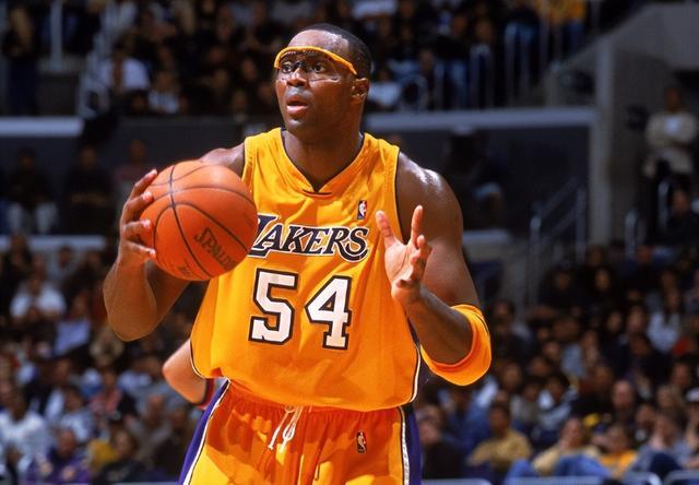 科比乔丹有何不同？ “眼镜蛇”格兰特：如果科比是A乔丹是A+